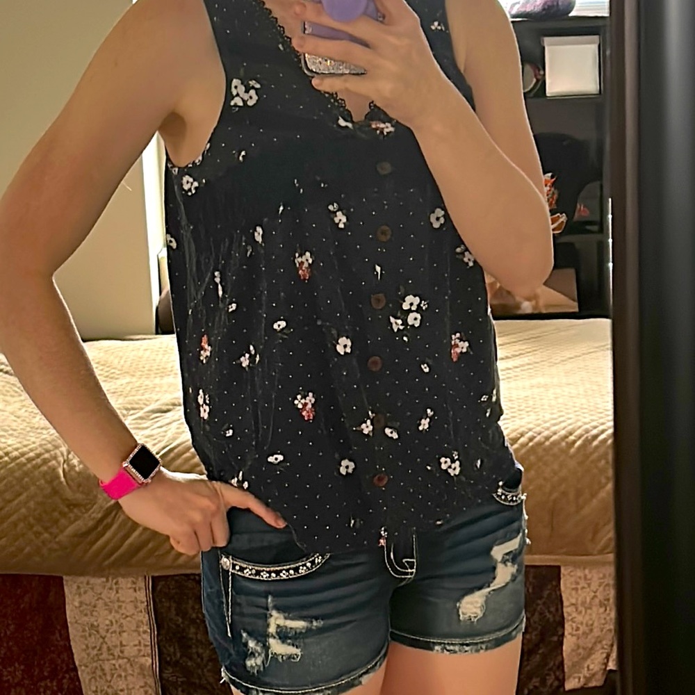 ‼️ $2 for $15‼️🔥 Maurice’s floral tank top size large